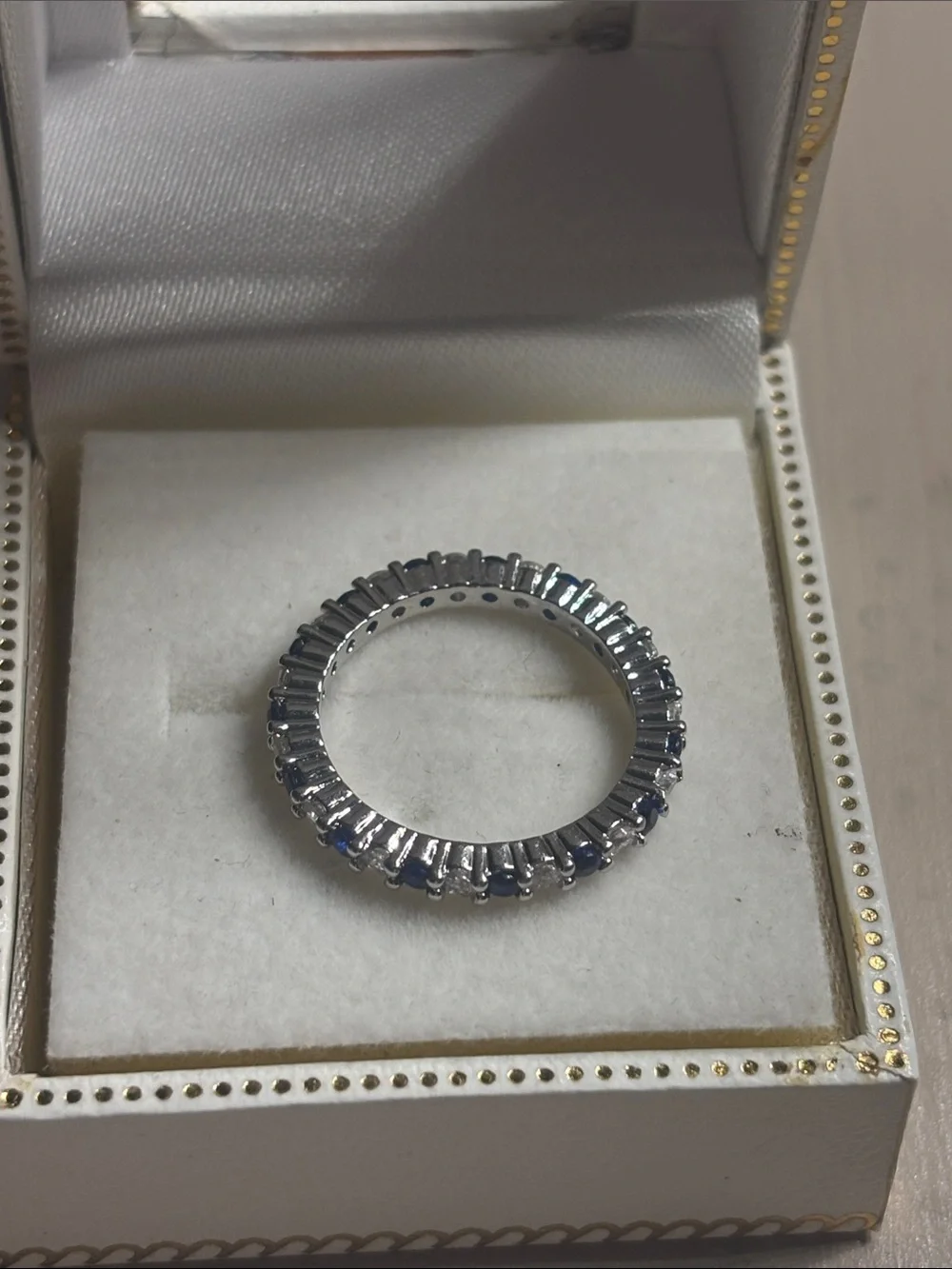 Independent elegant silver
